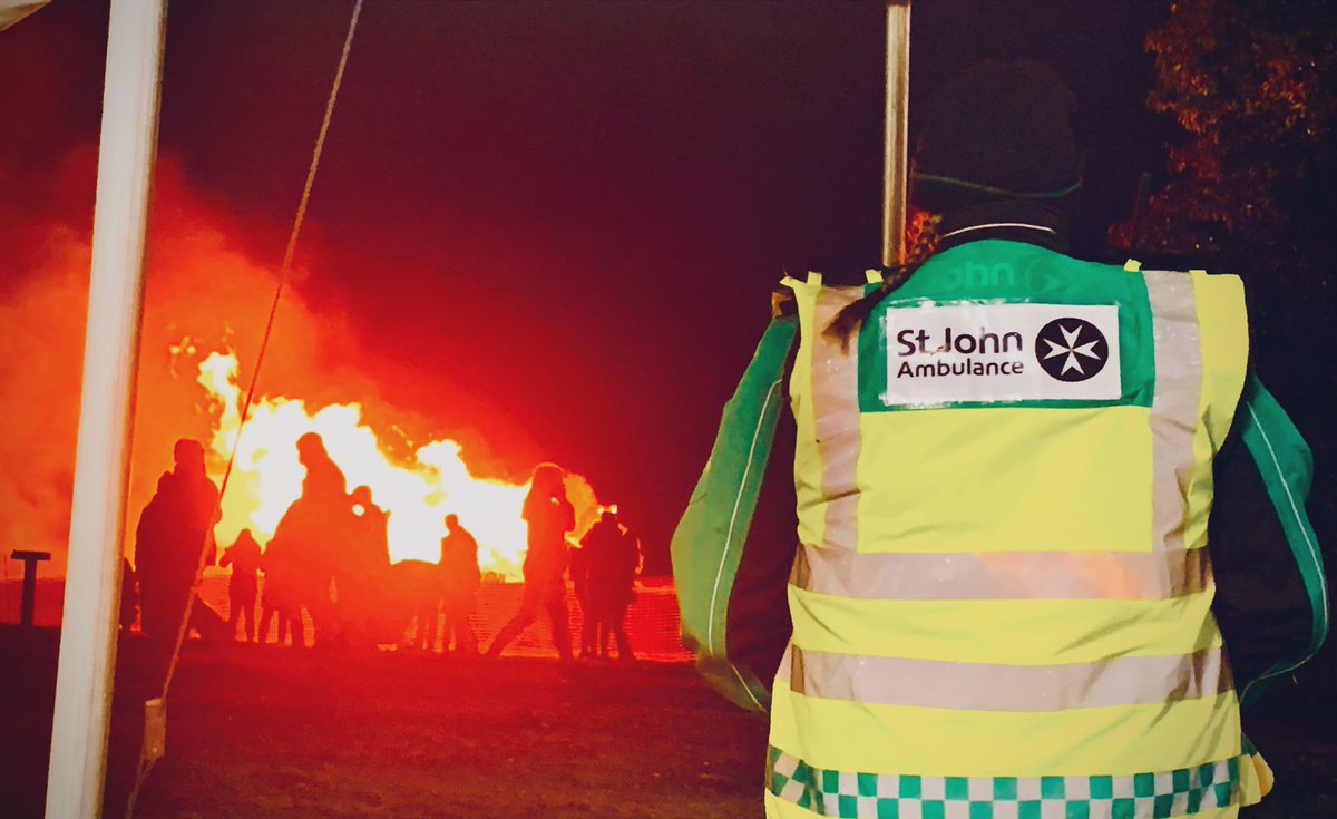 A night at the fireworks with @SJA_EventsEssex and Witham Unit.
#mysjaday #stjohnambulance