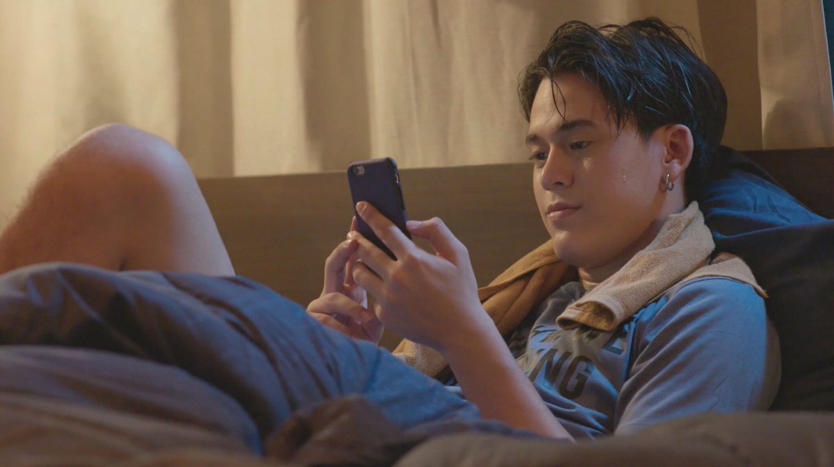GMMTV's tweet photo. ยังไงกันน้าาาาาาคู่นี้ ☺️

#DarkBlueKissEP4
#DarkBlueKiss
#GMMTV https://t.co/Gb20ZV3GVT
