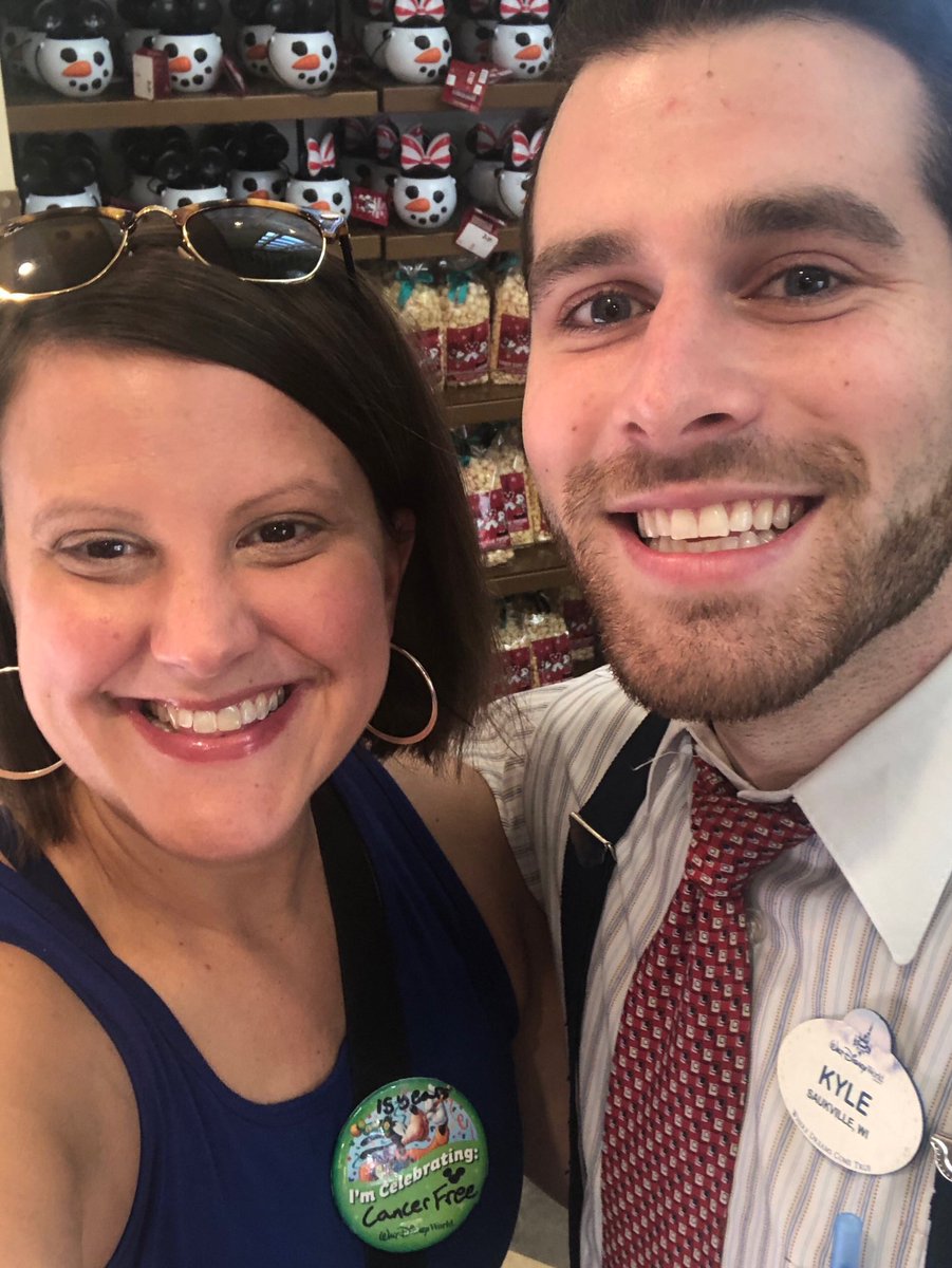 Karen got to meet one of her favorite vloggers <a href="/KylePallo/">Kyle ~</a> #karenannitrip