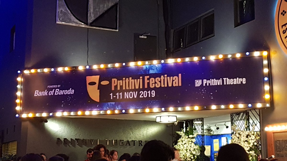 #PrithviFestival Gonna watch Ratna Pathak on stage. #yourenvy 😍😍😍