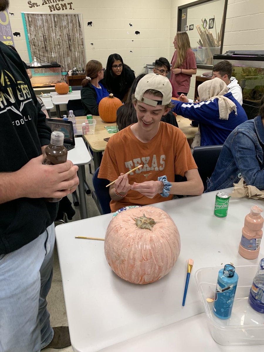 Happy late Halloween from your plano east FFA chapter we had a blast painting some pumpkins at our October meeting👻