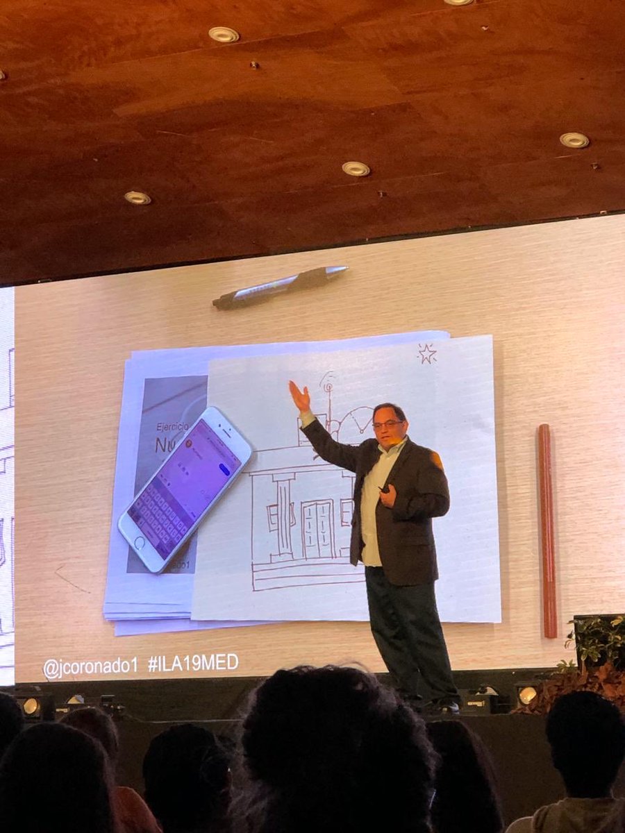 UXLabSP's tweet image. Terceiro dia de @ILA19Medellin . @jcoronado1 falando sobre a importância do designer estar no alto nível de gestão estratégica.
#ILA19 #UXLabDays