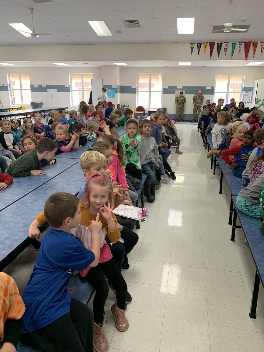 txkrista08's tweet photo. So awesome McGruff and FORPD came out to present at our school! @sharon_wotipka  the kids loved it! The K9 was a huge hit too, amazing! @FairOaksRanchES @BoerneISD #WeAreFORES #WeareBoerneISD #RedRibbonWeek2019 https://t.co/utsclQuCCf