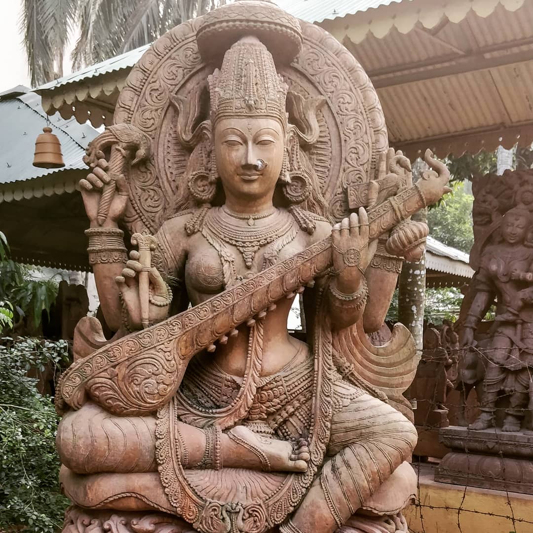 sangeetha devi on Twitter: "Been away the last few days, travelling on  family commitment & including some fun. Chanced upon Sudarshan Arts &  Crafts centre in Bhubaneswar & saw the stone sculptors