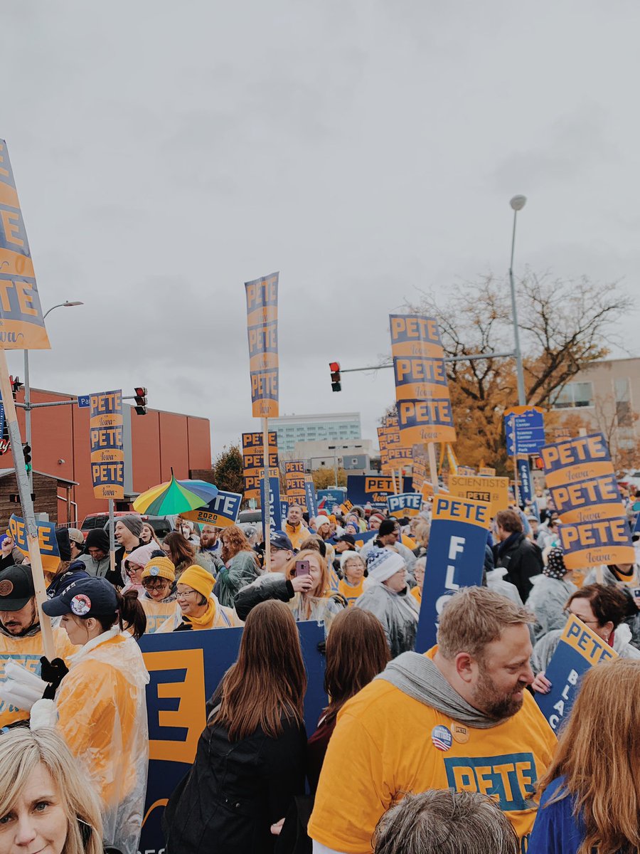 connor_hartig's tweet image. Pete for the win at #LJ19 Couldn’t be more proud of MY president @PeteButtigieg #PeteStorm #BootEdgeEdge #WinTheEra