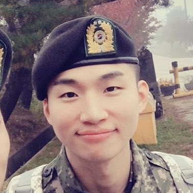 daesungfishh's tweet photo. [IG Trans] 191102 

“Invite me to Radio Star in future

#BIGBANG #KangDaesung #Artiste #WorldStar #Soldier #RestDay #SameBatch #Igija #AsstInstructor #Sergeant #YearEnd #WannaGoHome #98 #22 #lfl #selfie “

Thank you for this photo 
🙏🙆🏻‍♀️😭💕😍🤤 https://t.co/a8SV9dNeM5