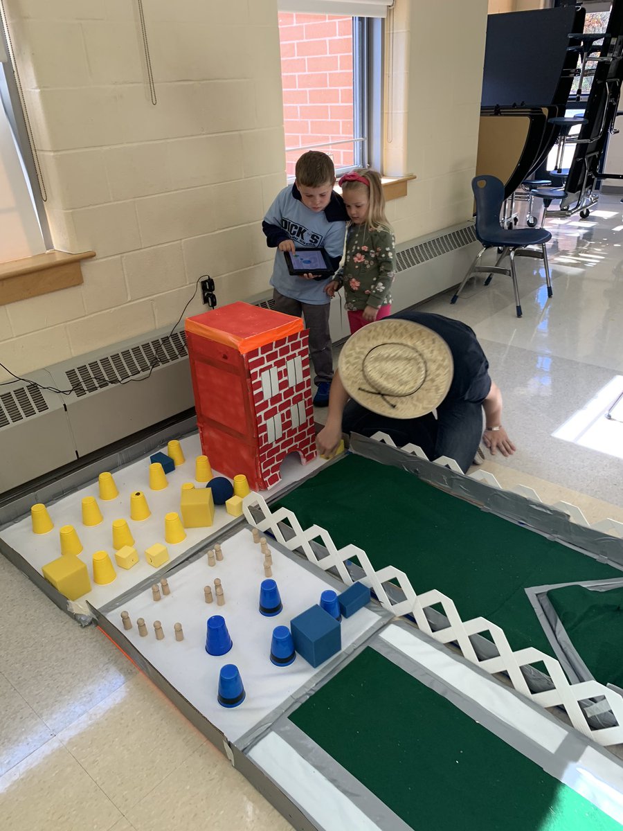 MrsELachapelle's tweet image. Two big fans of @_AHSRobotics Robot Rodeo! #clockerpride