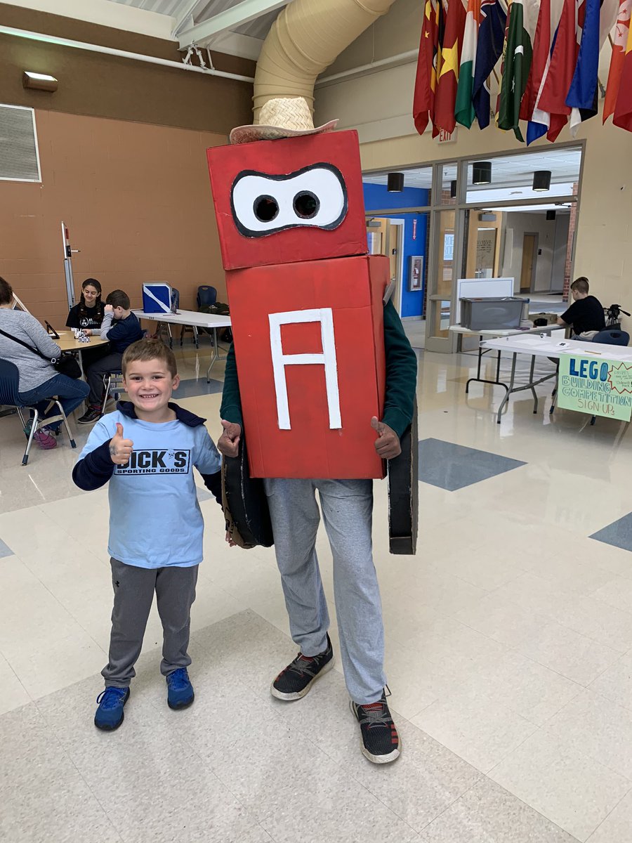 MrsELachapelle's tweet image. Two big fans of @_AHSRobotics Robot Rodeo! #clockerpride