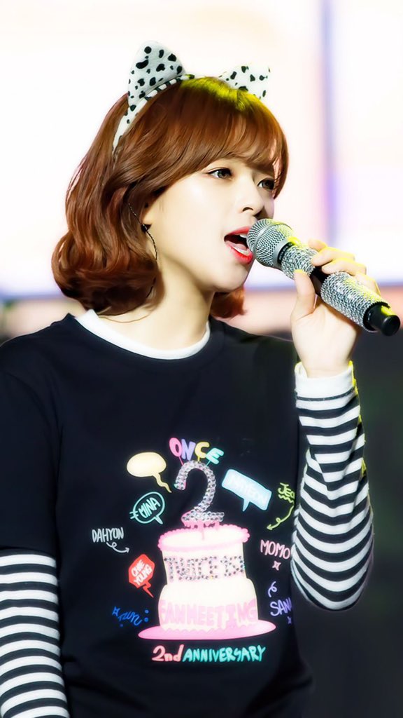 Jeong_love_Yeon's tweet photo. #MAMAVOTE #twice
ジェオングが好きな人はrt。
そしてジェオングが嫌いな人もrt。
お前誰だって人もrt。
ジョンヨンがかわいいからrt。

僕が5％くらい稼ぎます。

調子のんなよお前？って思った人もrt。 https://t.co/lKUdv7Wrea