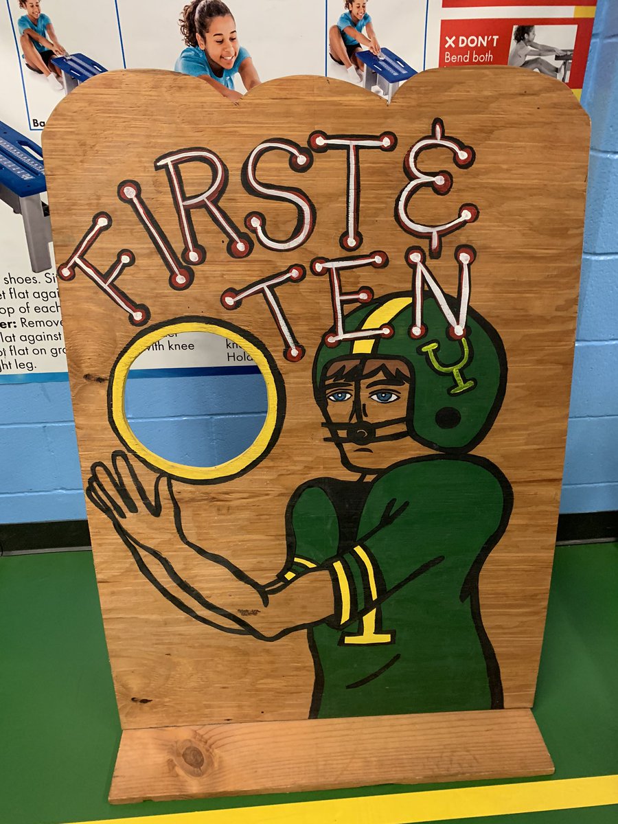 MsRufinWORK's tweet photo. Enjoy this nice fall Saturday! Come out and join us in our fun festival. @Youens_Gators #FootballThrow #DiskDropGame https://t.co/feMEk4SSSM