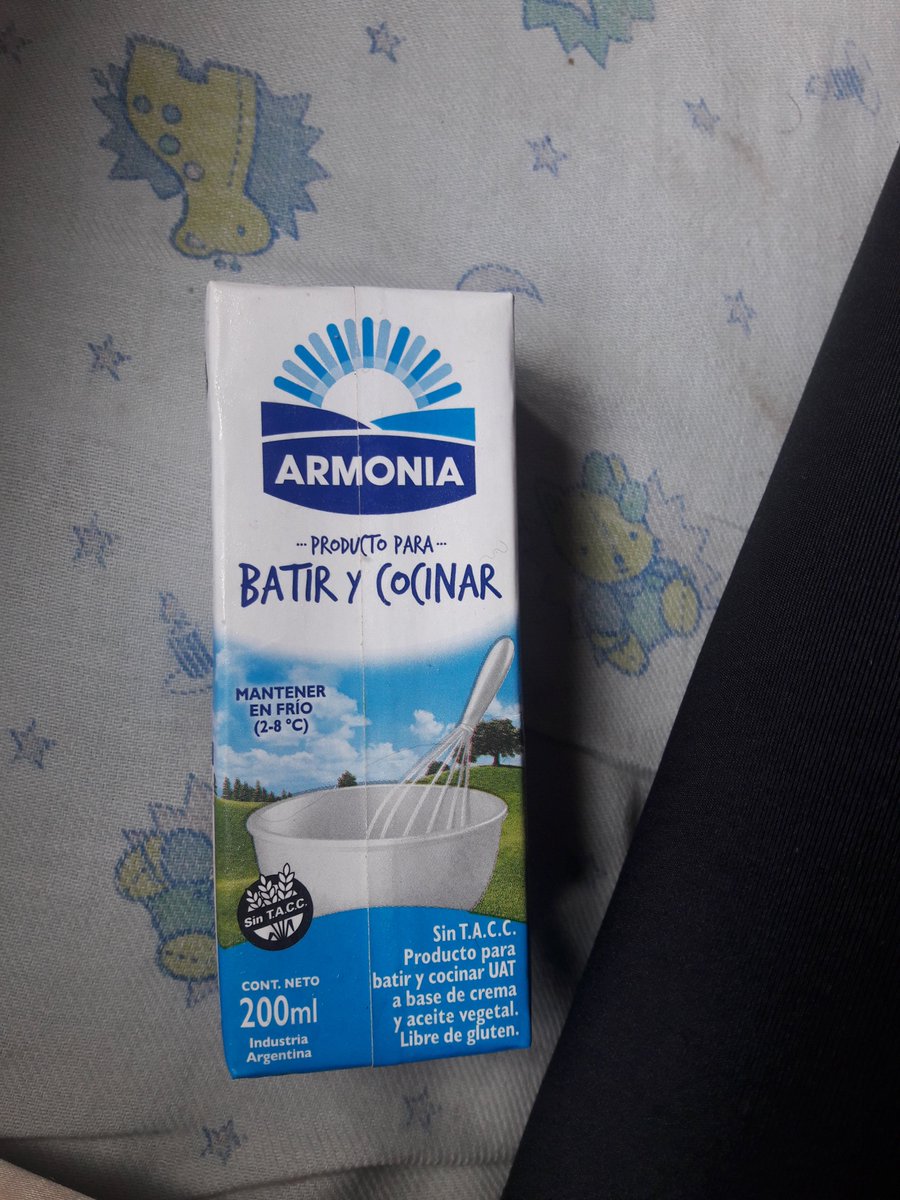 leylamora36's tweet photo. @laserenisima que es esto? Crema? Leche condensada? No se qué es... primero pensé que era crema, despues dudé si era leche condensada y ahora solo sé que me intriga 🤣 https://t.co/alzmuiAFA9