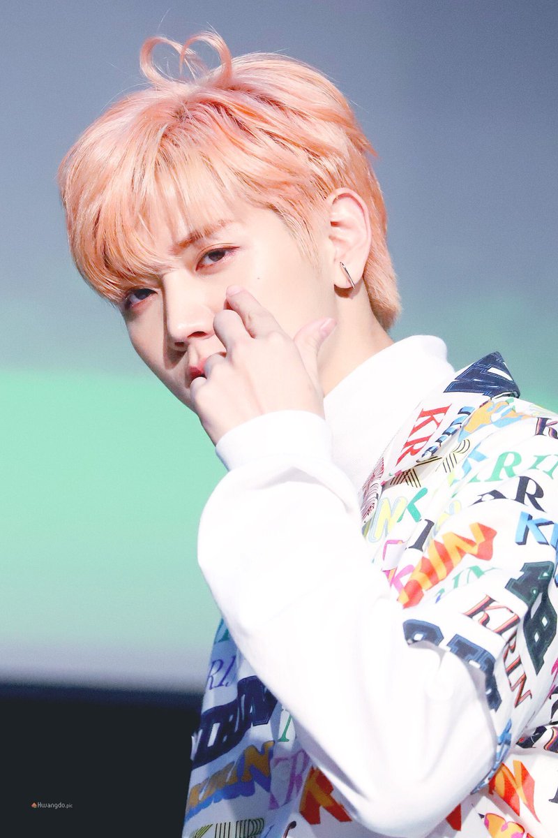 kemduahau's tweet photo. Minki của em, sinh nhật vui vẻ. Quãng thời gian khó khăn nhất đã qua rồi, sau này phải thật hạnh phúc nhé =)) #아천요왕_최민기_탄신일
#HBD25th_REN https://t.co/SzOn6wmvEk