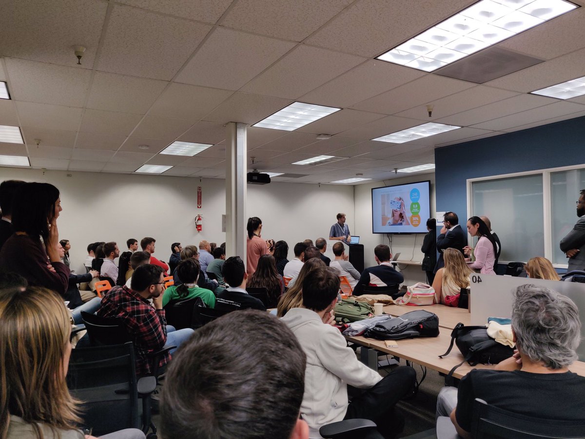 nixiforchildren's tweet photo. Hoy hemos presentado @nixiforchildren en nuestro primer #sharktank en EEUU 🤯. Muy emocionadxs por la oportunidad! Gracias @ExplorerByX @emprendecise 💪🏻 Más fotos muy pronto!
#siliconvalley #nixiforchildren #nixivr #vrhealth #soyexplorer https://t.co/eztkeZyhmq