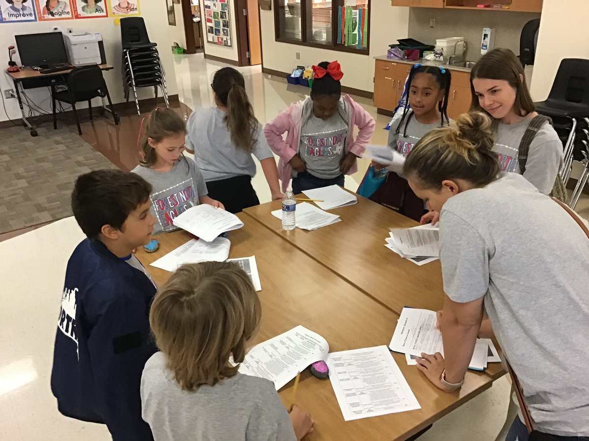taylormhadamek's tweet photo. @forestnorth stu co officers and reps are getting inspired and motivated with all the great breakout sessions at #wcslc19. @HollyBMatecko @LucgMedina (we even got to learn from the infamous @rrisdamber!) https://t.co/Uq4IaJTJ8M