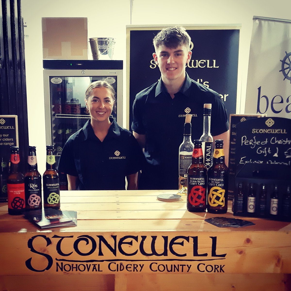 StonewellCider's tweet photo. We're having a great day at the @CorkKerryFood in City Hall, lots of great local food &amp; drink produce! If your in the area call in for a sample, we're here til 6pm!  #corkkerryfoodmarket https://t.co/dzS6ZouniO