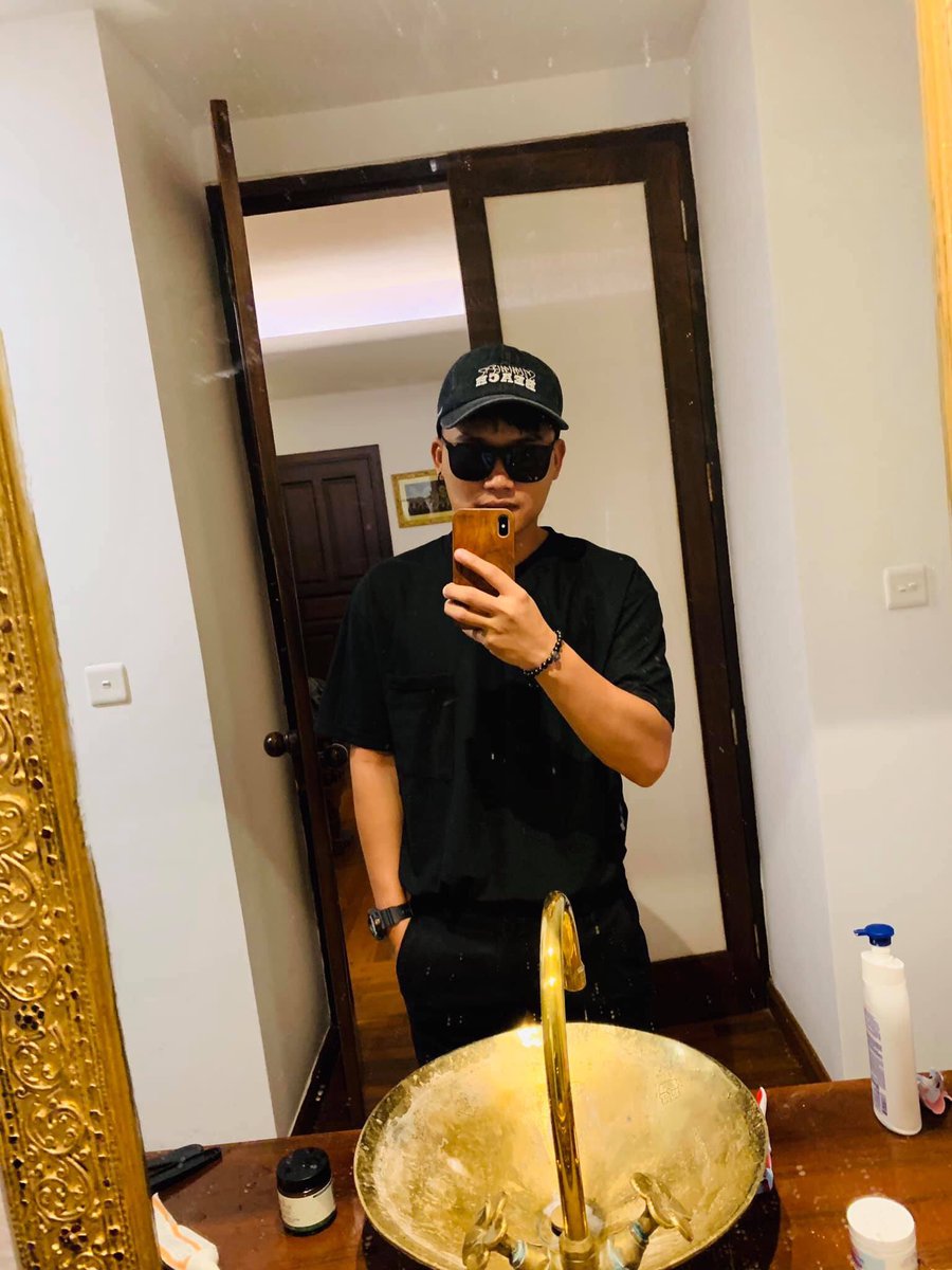 Drake44822253's tweet photo. မအိပ္ခင္အနမ္းေလးေပးပါ 😍 https://t.co/r7zyEHU6Ld