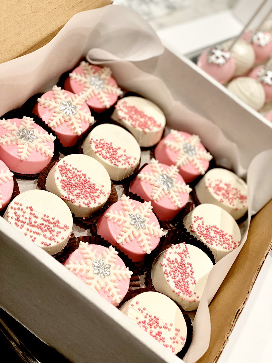 Sashja2413's tweet photo. @pier1 @westelm @CB2 @macys @ZGallerie in Chicago and surrounding suburbs... contact me for your store Holiday Sweets Table while your customers shop! 312-971-7451
https://t.co/QscYXY4weR https://t.co/fvdy34UX3Z