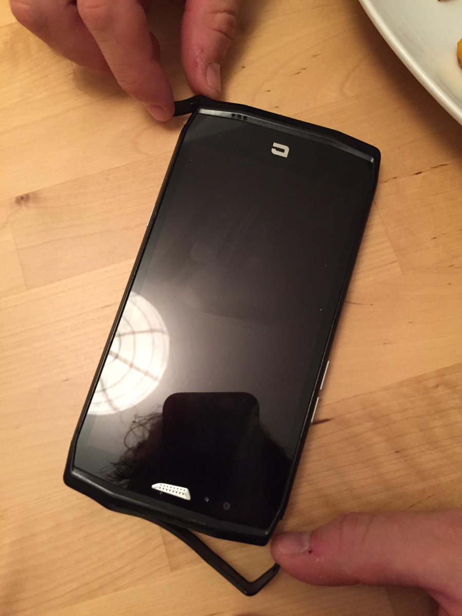 ,<a href="/crosscallmobile/">Crosscall</a>  ce téléphone a moins d un an, vous avez une solution?
Merci