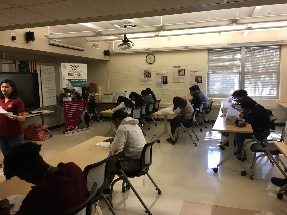 MADE_MBK's tweet image. Awesome to host @VTPamplin and their high school business explorations program today here at the Academy for Developing Entrepreneurs!