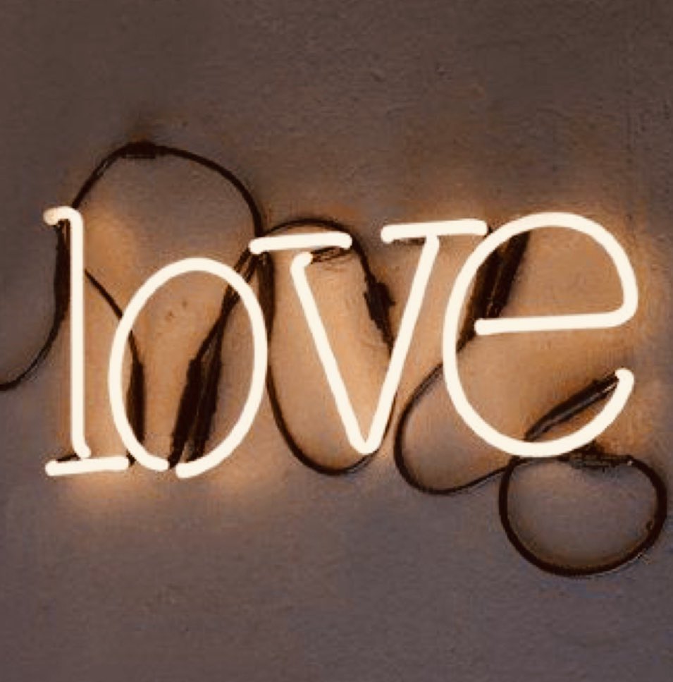 SilvaNeves3's tweet photo. Instead of doing a silly challenge such as #NoNutNovember , how about a useful, positive challenge that can do good to people.... How about hugging a loved one for one whole minute and tell them one thing you love about them, every day. Shall we call it #LoveNovember ? https://t.co/hsPCQOwtqq