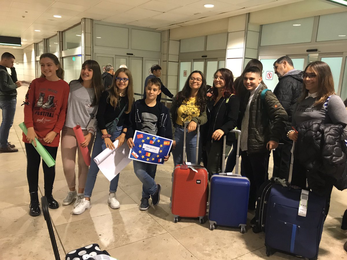 Analop_prof's tweet photo. Welcoming our Italian ๐ฎ๐น partners! #StartEUup! @HBSTORREJON #ErasmusPlus @sepiegob https://t.co/s6Wk1lNFDr