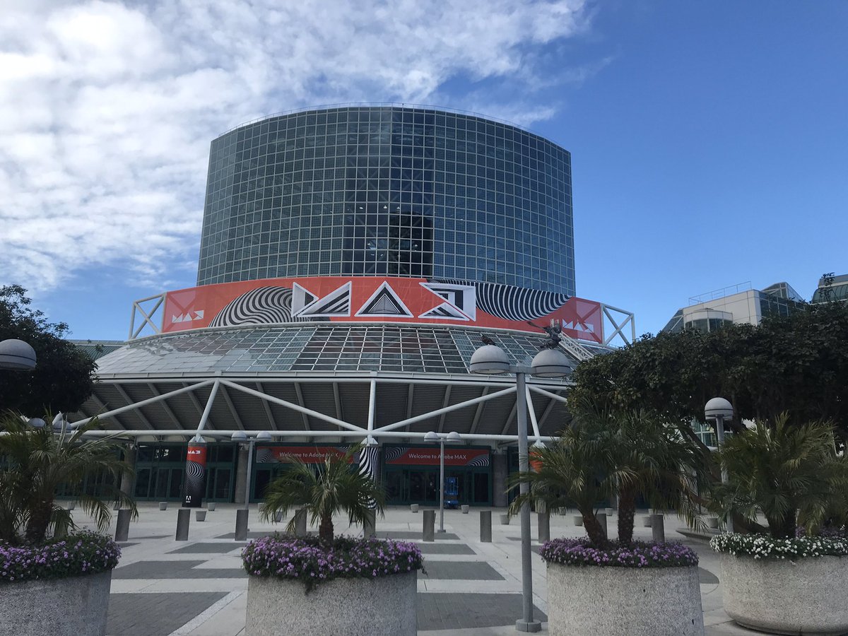 graphiclarts's tweet photo. The calm before the storm! #adobemax #adobemax2019 https://t.co/TPqBG7Wzad