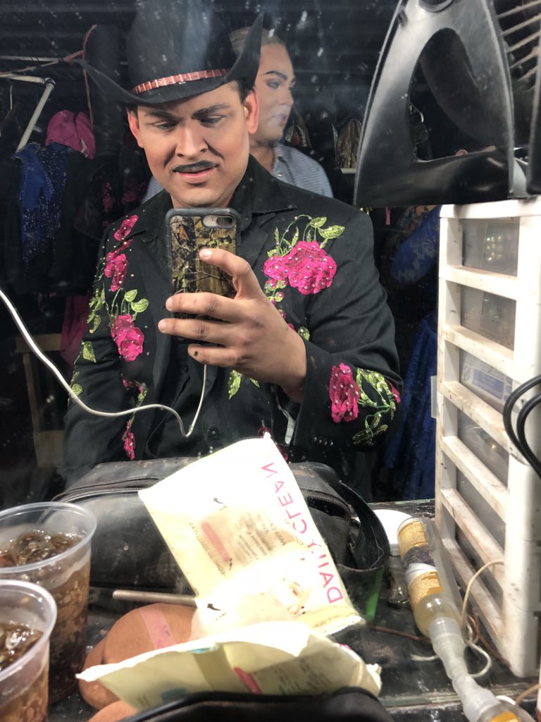 aranbulq's tweet image. Algo. De mi trabajo 😍🌈😍