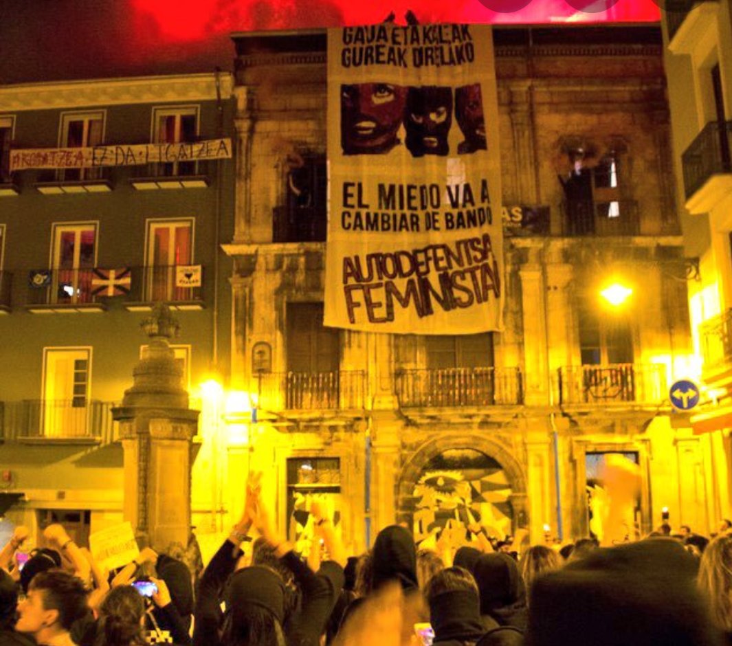 Laia_Serra_'s tweet photo. Llega el turno de Las Farrukas, reivindicando las manifestaciones nocturnas des de los feminismos autónomos #LaNocheEsNuestra #EmpoderamientoColectivo
@SaldaBadagoV https://t.co/9ggjiAWcCV