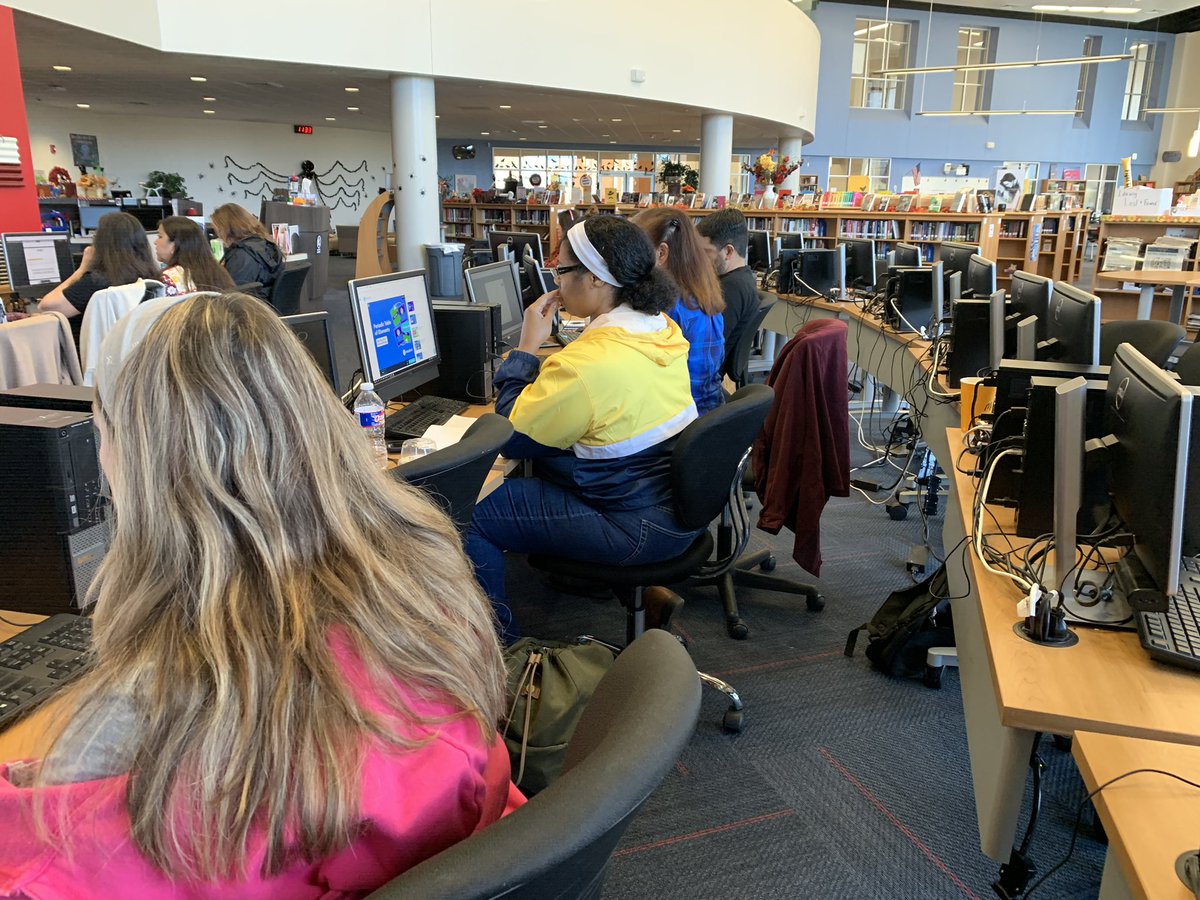 counselortechie's tweet photo. Dedicated @CCISD educators working diligently at completing their @nearpod Certified Educator credentials!! Thank you for being so welcoming. #engagededucators #corpuschristi #techsavvysaturday #nearpodcertifiededucators #nce https://t.co/SsETempkvO