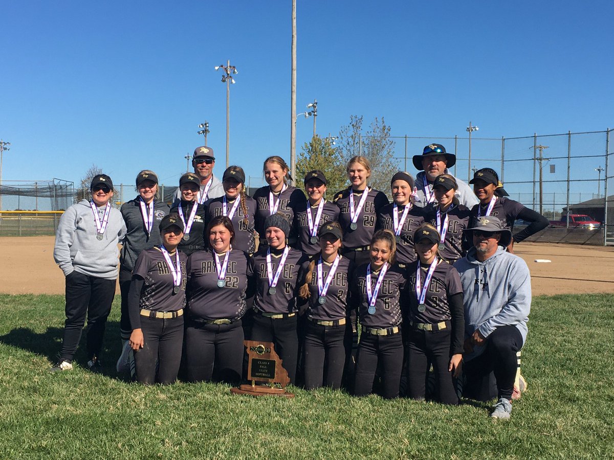 KariMonsees's tweet image. Congrats to our Ray-Pec Lady Panthers Softball for finishing 2nd in state! #rapec