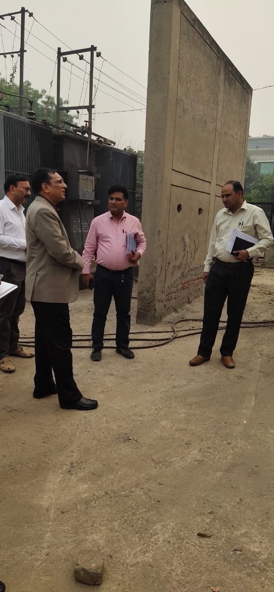 पश्चिमांचल के अंतर्गत नोयडा क्षेत्र के 33/11 केवी सेक्टर 38 नोयडा उपकेंद्र का निरीक्षण किया गया।
<a href="/UPPCLLKO/">UPPCL</a>