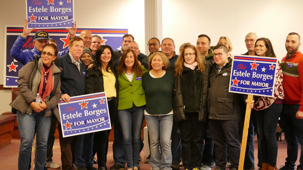 BorgesEstele's tweet photo. Thanks @DebGoldbergMA for coming down today! Taunton, there are only 3 days left until the election and weโre working harder than ever to earn your vote! Vote Tuesday! #borgesformayor #mapoli https://t.co/2CGlj855V5