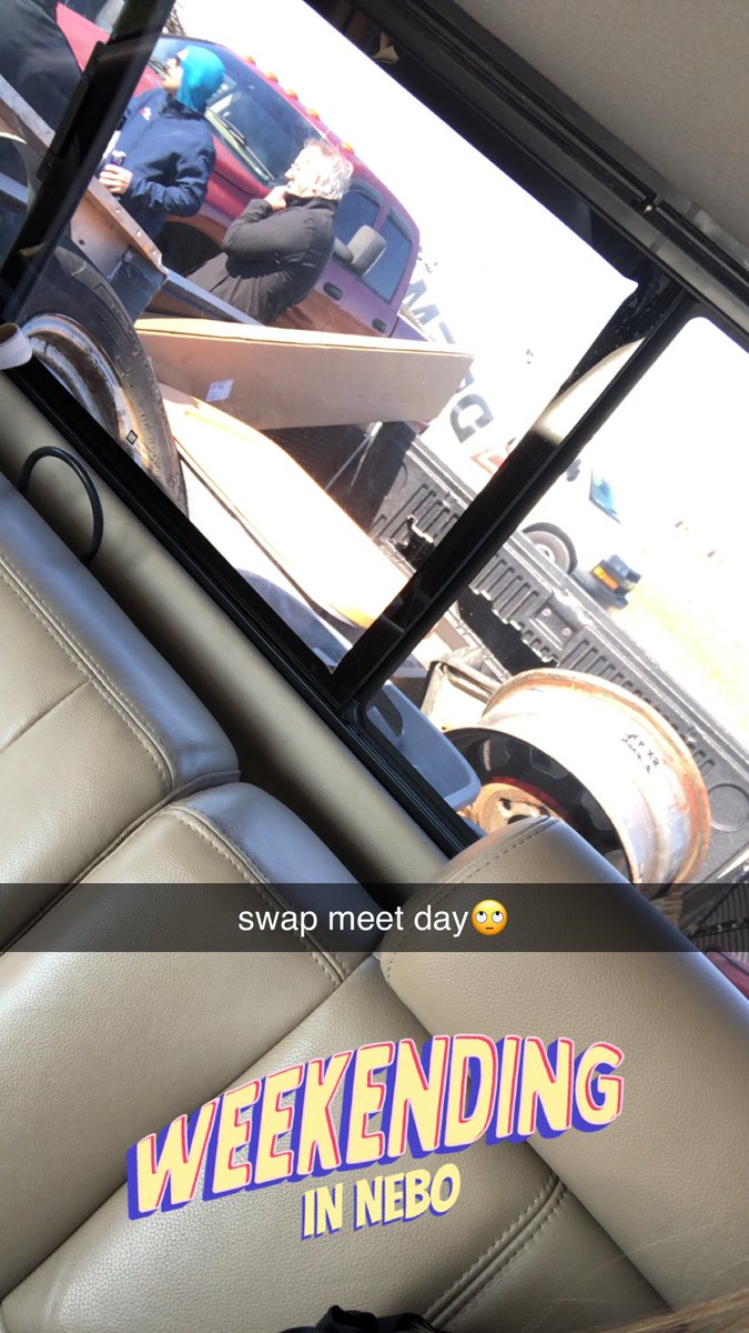 LynnChaley's tweet photo. &amp; the swap meets begin🙄 https://t.co/XCUEnFcCUo