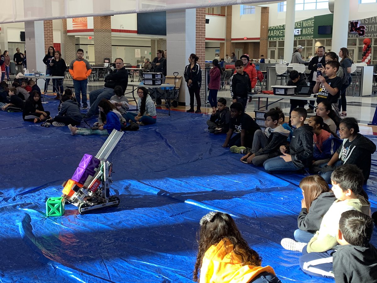 TeachBenitez's tweet image. Our #PSERoboticsClub had an awesome Saturday morning at the GPISD Robotics Kickoff Session! They were able to meet engineers and college students studying engineering as they showcased their work. #ElemRobotics #ElemSTEM #LegoEV3 #PSEstrong @GPCandI @GalenaParkISD