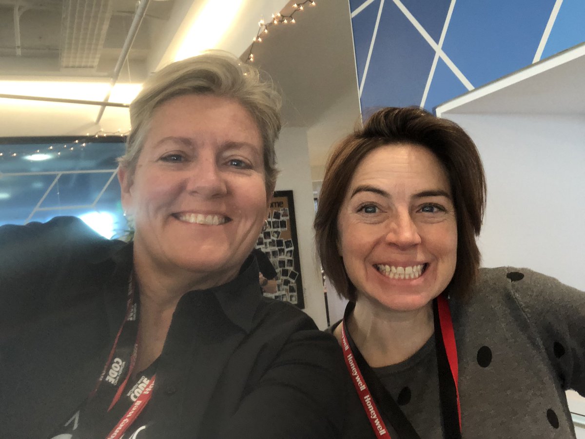 i_wwcode's tweet photo. Thanks so much to our new incredible volunteers supporting #WWCode #DataPy2019 - including our speakers and our setup team! https://t.co/UoNtVwMfEp