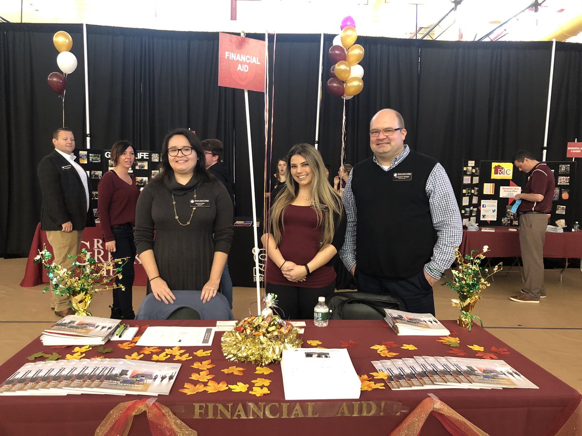 AmandaD410's tweet photo. Hey #newanchors have financial aid questions?! Come on by and chat with us! #ric @riccampusevents @RICNews https://t.co/ugtQSKs55J
