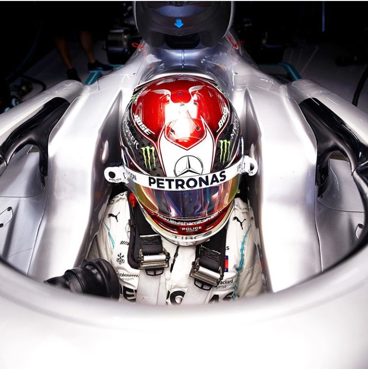 LH44_Lisa's tweet photo. @LewisHamilton ๐ Good luck ๐ ๐ ๐ ๐ ๐ in FP3 & Qualifying ๐ #Lewi5 ๐จ๐ #LetsDoThis ๐ #TeamLH ๐ #USGP https://t.co/2alKhO10Yb