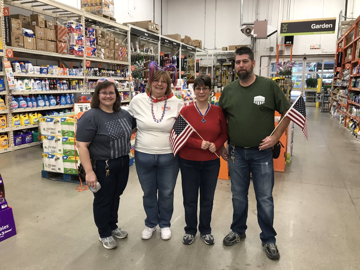 BruceSimon60's tweet photo. Store 2733 patriot days for spirit week #MWspiritweekD244 @Suzette_PH @HomeDepot @GrimardSue https://t.co/P5IEpFBWNn