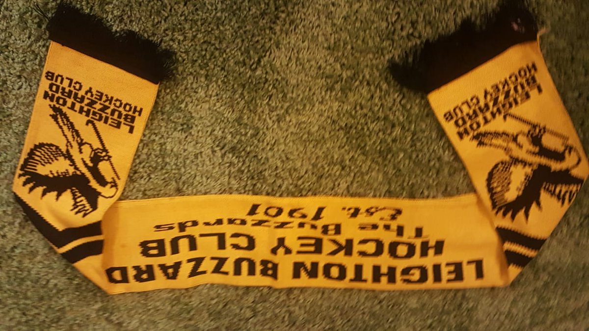 LeightonBuzzHC's tweet image. Last few scarves will be available to buy tomorrow at Juniors. Get one before they go! £10 and all proceeds go towards the club house! lbhc.org.uk/news/lbhc-scar…