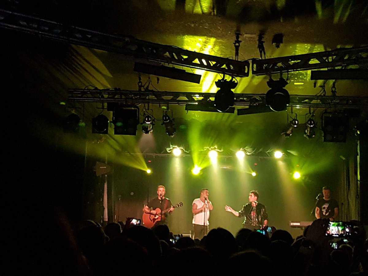 Shellzz12's tweet image. Had a fab night watching A1 reliving my youth  @benadamsuk @a1christian @MarkReadMusic @mazzratazz