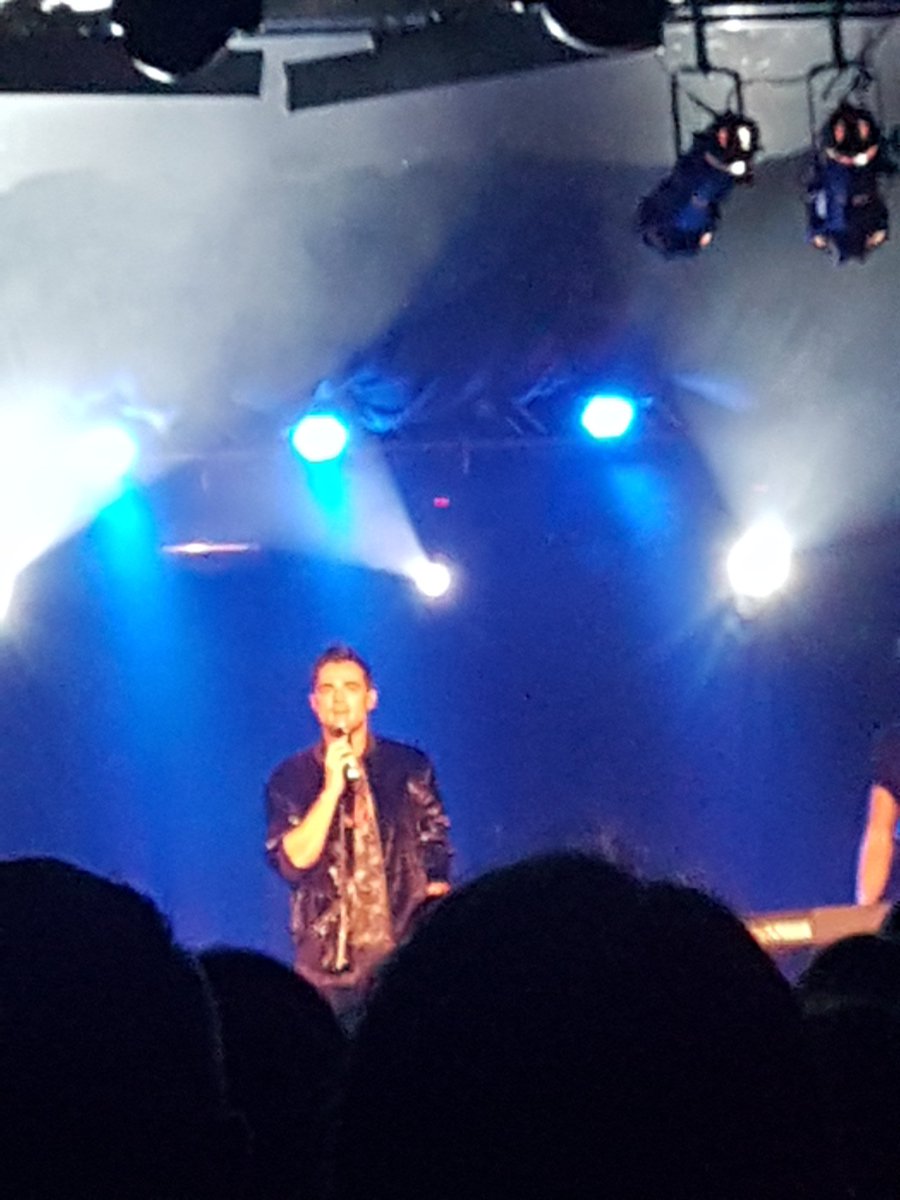 Shellzz12's tweet image. Had a fab night watching A1 reliving my youth  @benadamsuk @a1christian @MarkReadMusic @mazzratazz