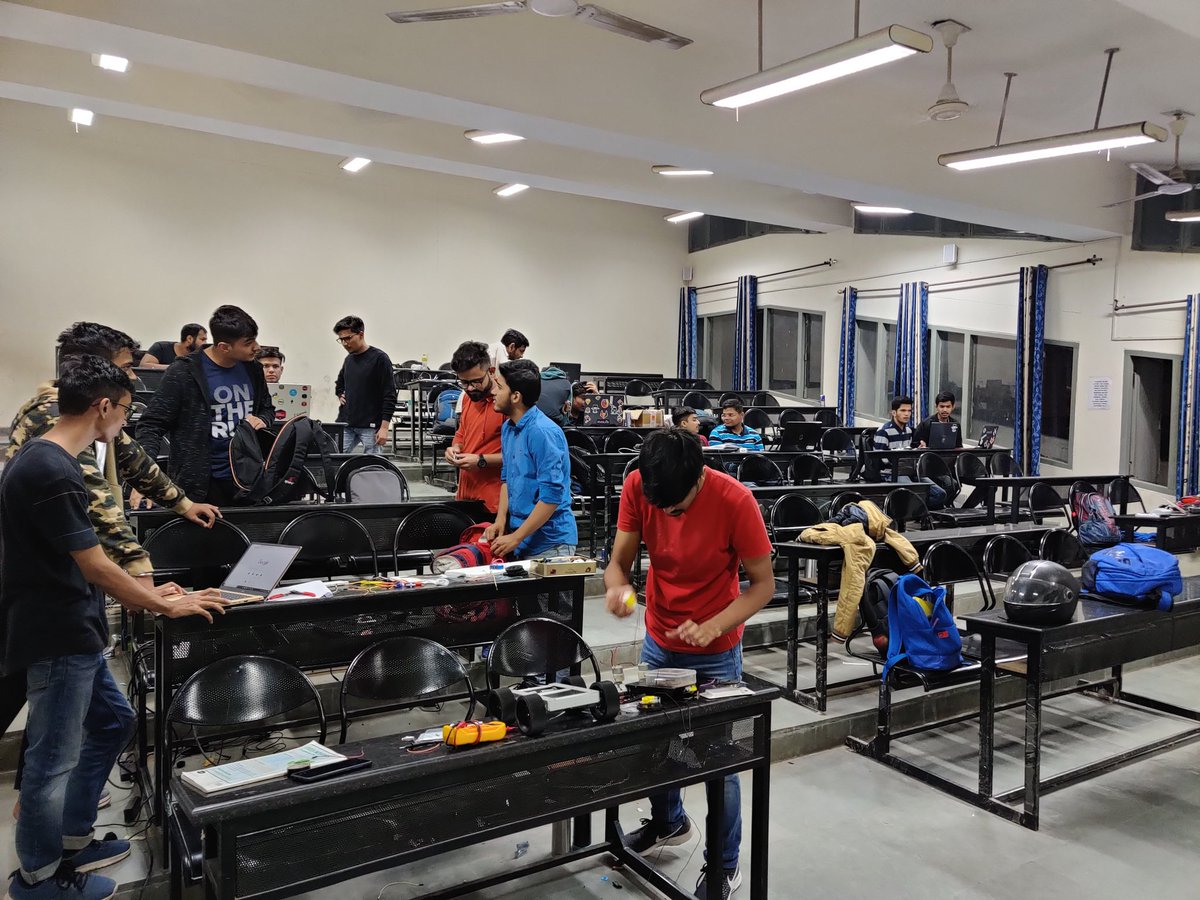 _anewbhav_'s tweet image. Hackers burning the night Oil. #HackUIET 
Feeling nostalgic about organizing the first ever Hackathon in my college and now mentoring them through.
