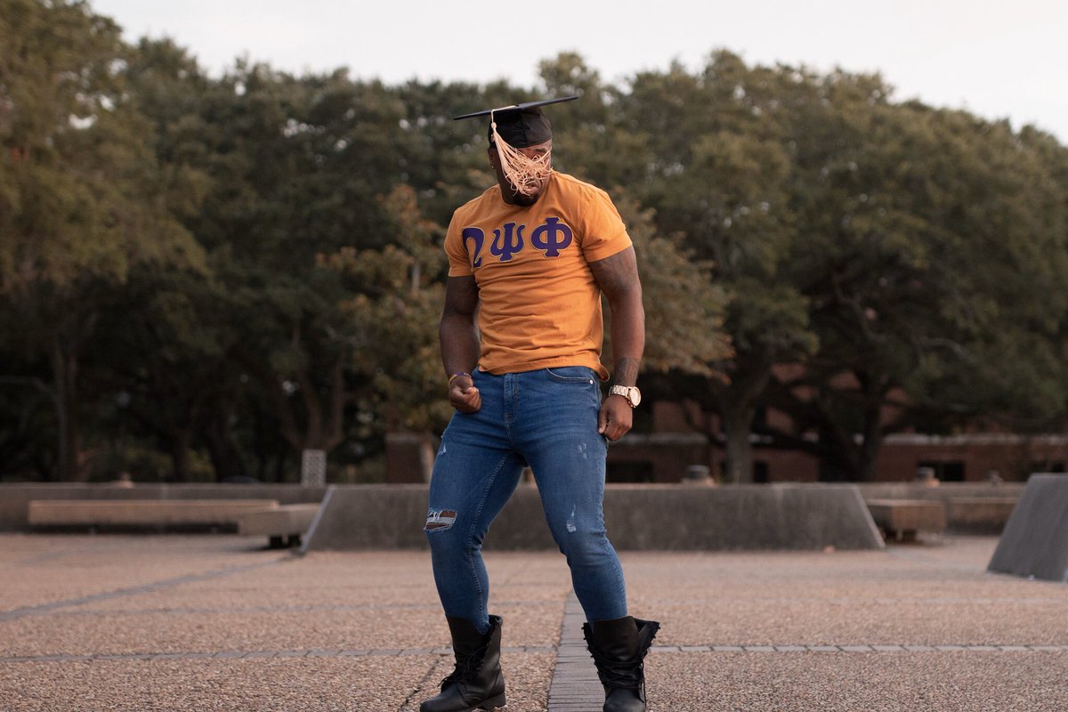 OsoThaGoat's tweet image. Grad Szn Is still here! 

Book with the Photography Brand that caters towards collage students pockets! 🤘🏾

#PVAMU #PV19 #PVAMU19 #PVAMU20 #PV20 #PhotosByOso 

Tag A Grad!