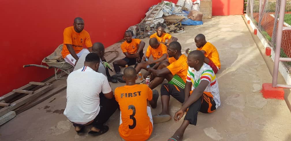 moctarsy223's tweet image. Première journée de la Coupe DG @Orange_Mali très riche en émotions #cohesion #espritd’equipe #partage et  #innovation . Merci à la TEAM ASC et DRH @Orange_Mali @BrelotteBa @OumarKas @Mahamoudou_tour @DIARRACheickSa1 @Sidibedoulaye @SACKOIbrahima19