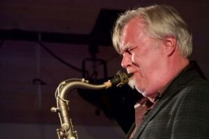 BuffJazzCollect's tweet image. Excited to welcome back Toronto-based tenor saxophonist Kirk MacDonald to @BuffaloHistory for Jazz on 2nd Sundays next weekend! 

MacDonald leads a concert in his compositions and arrangements for Septet from his Juno-award nominated album, New Beginnings. 

Nov. 10, 2:30pm.