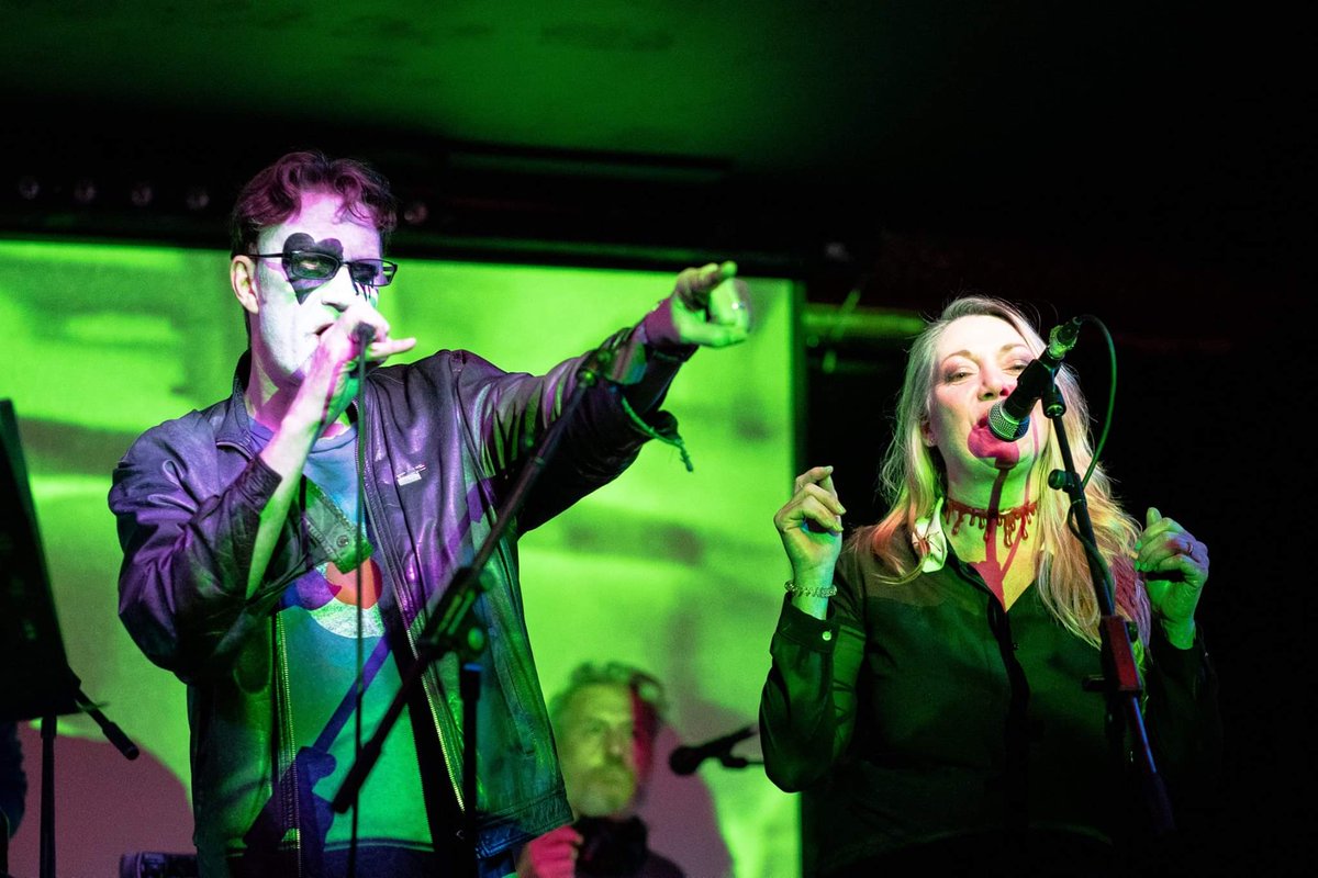 wearedsb's tweet photo. DSb live at @VICTORIADALSTON on Halloween Night 1 #music #newmusic #NewMusicDaily #NewMusicRelease #playlist #listening #musiclife #UK #London #England #artistsontwitter #artistsoninstagram #Halloween19 #SaturdayThoughts #SaturdayVibes #SaturdayNight #DismemberedSoundBooth #DSb https://t.co/A6XZRbwH0w