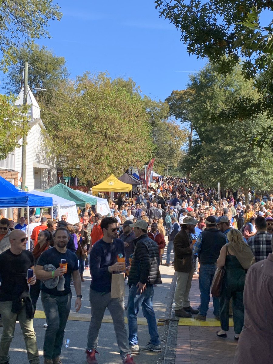 JasonDurden's tweet photo. I left #chompandstomp when the crowd started getting too big for the space. I haven’t been in probably 10-years and it seems to have grown in popularity. https://t.co/zrsPKXJlFS