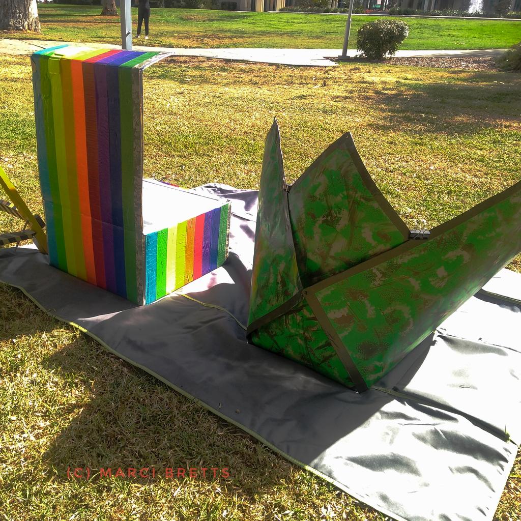 SDmakersguild's tweet photo. The sun is out, the #tamales are hot at #escondidotamalefestival ! Come on over and say hello, we've got #makers and activities for everyone!
#makersgonnamake #makercommunity #diy #rockets #mexicanfood #solarcooker #cigarboxguitar #rcairplanes #arduino https://t.co/KuWZRKZybN