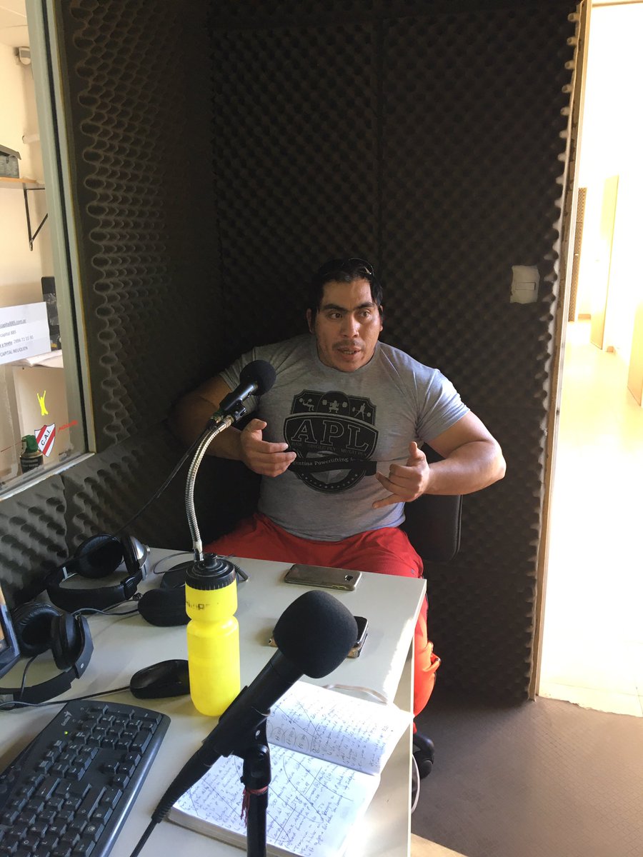 CDFnqn's tweet photo. Ya está Emilio Mansilla en el estudio de FM Capital. 
Escucha la nota ya mismo por la 88.5 @fmcapitalnqn . https://t.co/bPj53uol7I
