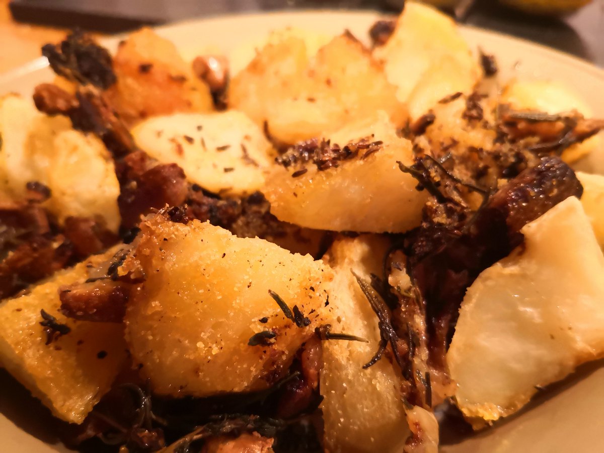 Jennifer Clair Robson tweet media